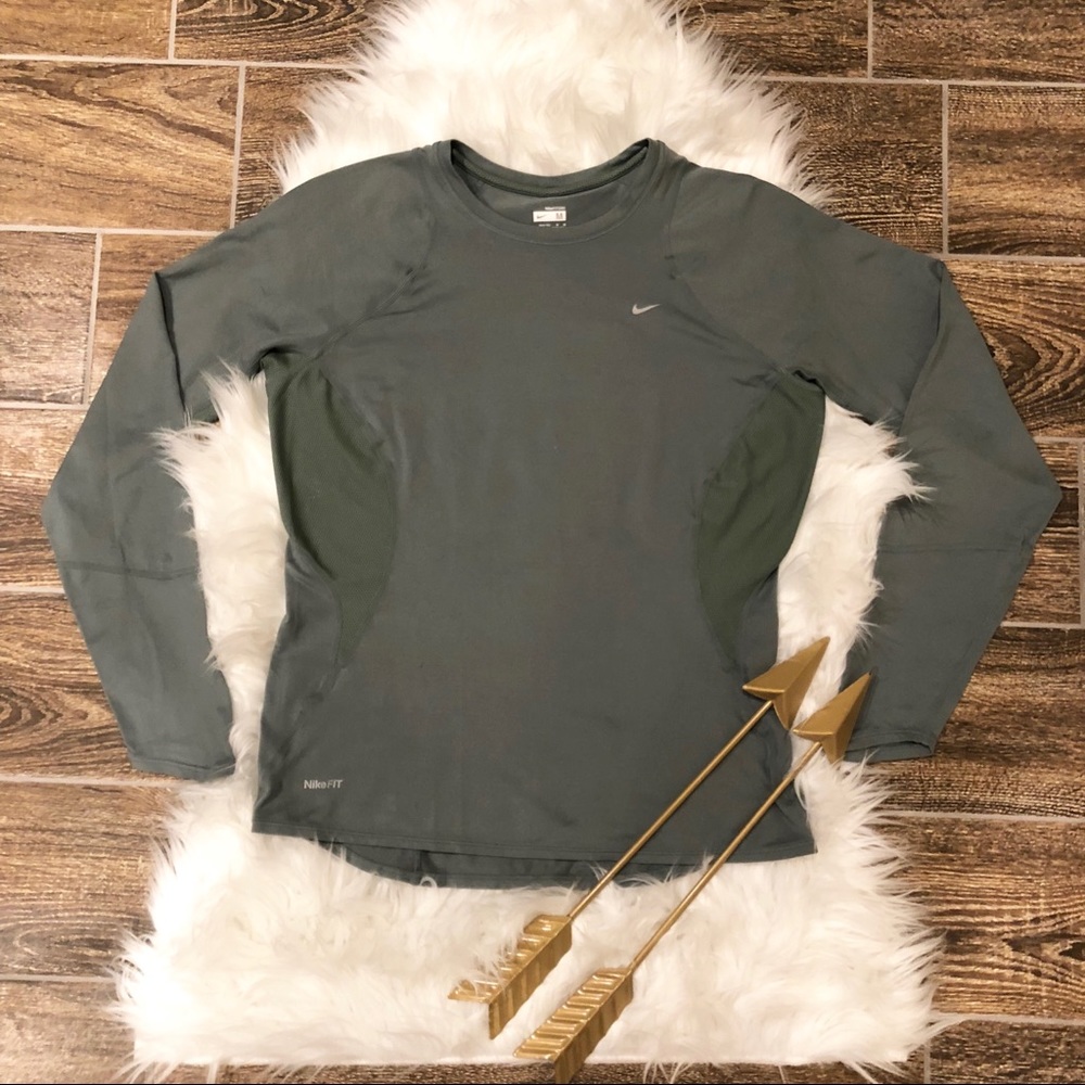 🚫SOLD🚫 NikeFITDRY Blueish/Green Long Sleeve